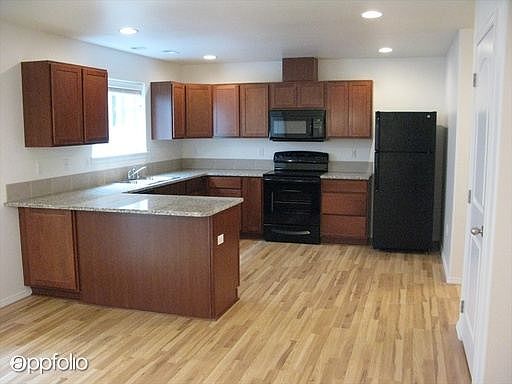 3rd image of 109 E Mizzou Ct