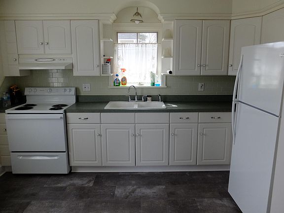 Updated kitchen with new appliances