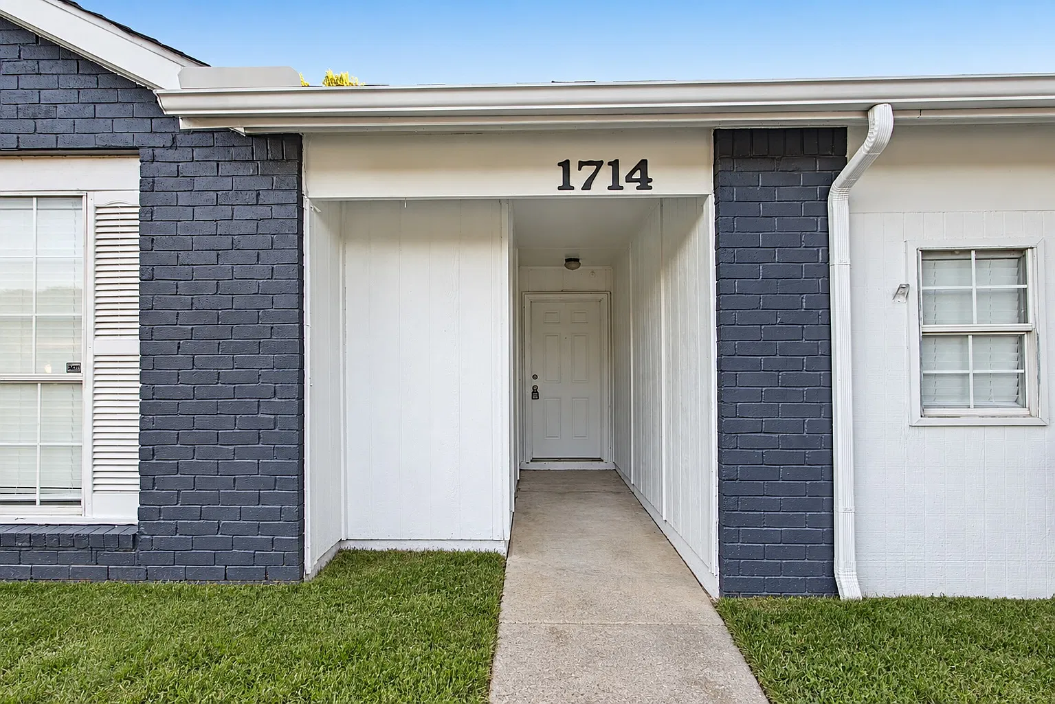 4 bed, 1770 sqft, $2,000 — Photo 2