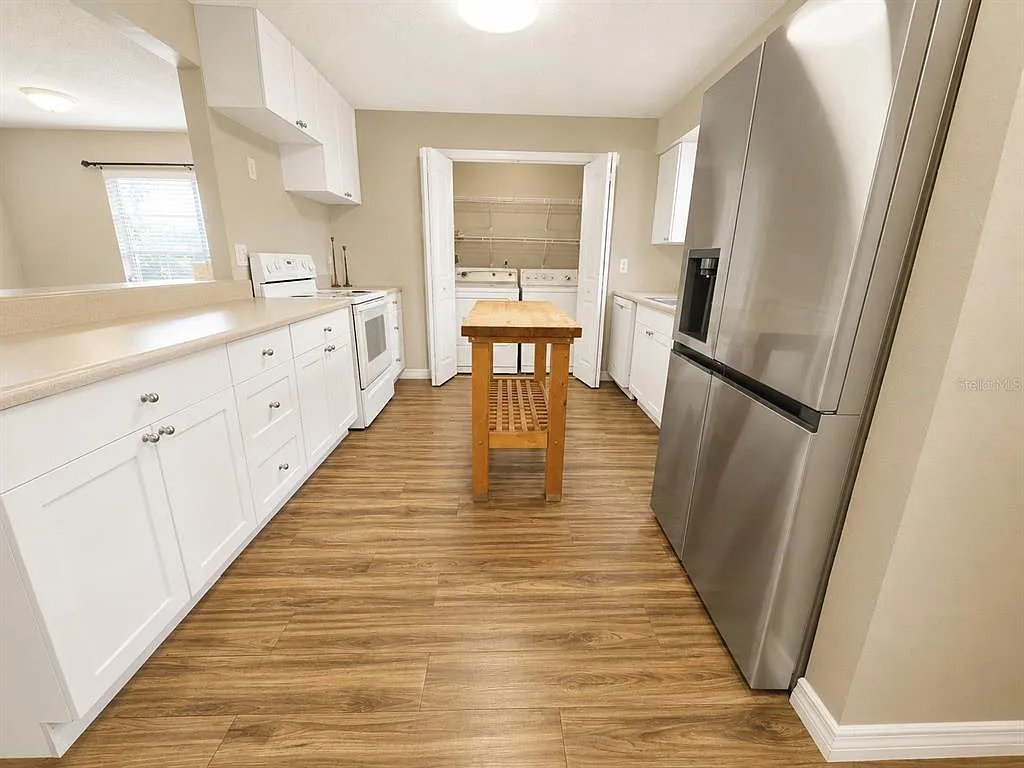 2 bed, 2.0 bath, 1178 sqft, $1,700 — Photo 2