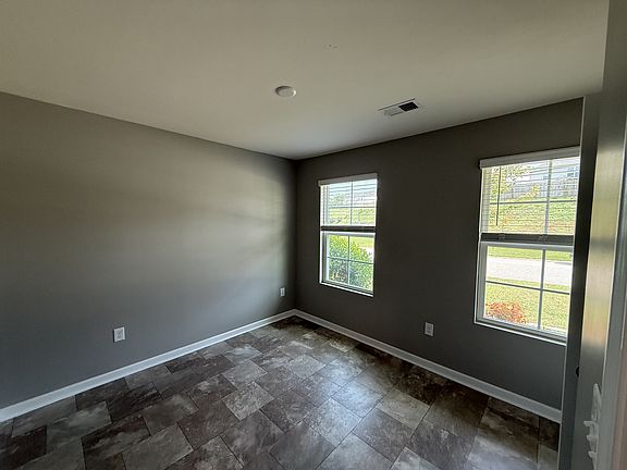 5th image of 141 Butler Knoll Ct