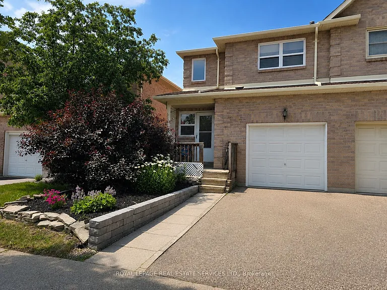 86 Green Bush Cres — Photo 1