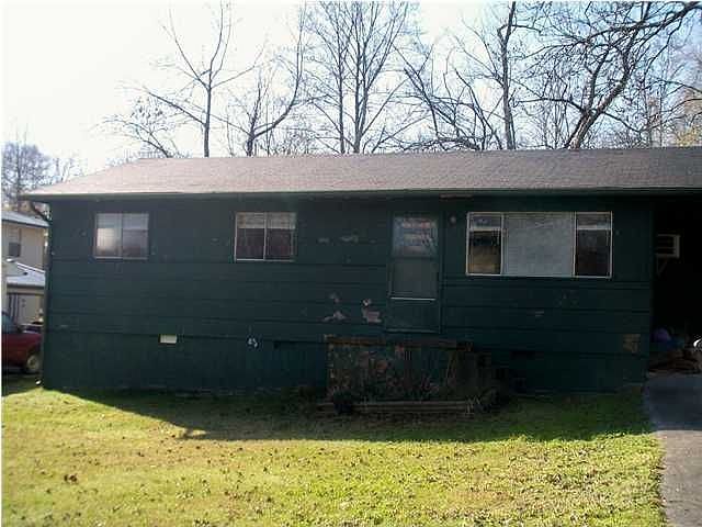 1st image of 900 Winding Hills Ln