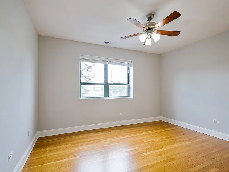 7616 N Marshfield Ave — Photo 82