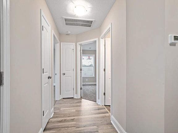 3rd image of 11 Chestnut Dr