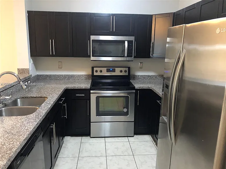 8510 SW 150th Ave #2 — Photo 7