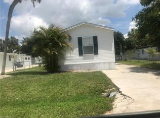 1 Sonderhen Dr, Naples, FL 34114