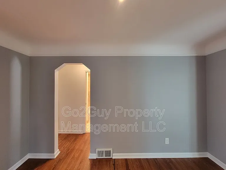 23331 Oak St — Photo 16