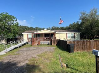 1612 S Hood St, Rockport, TX 78382