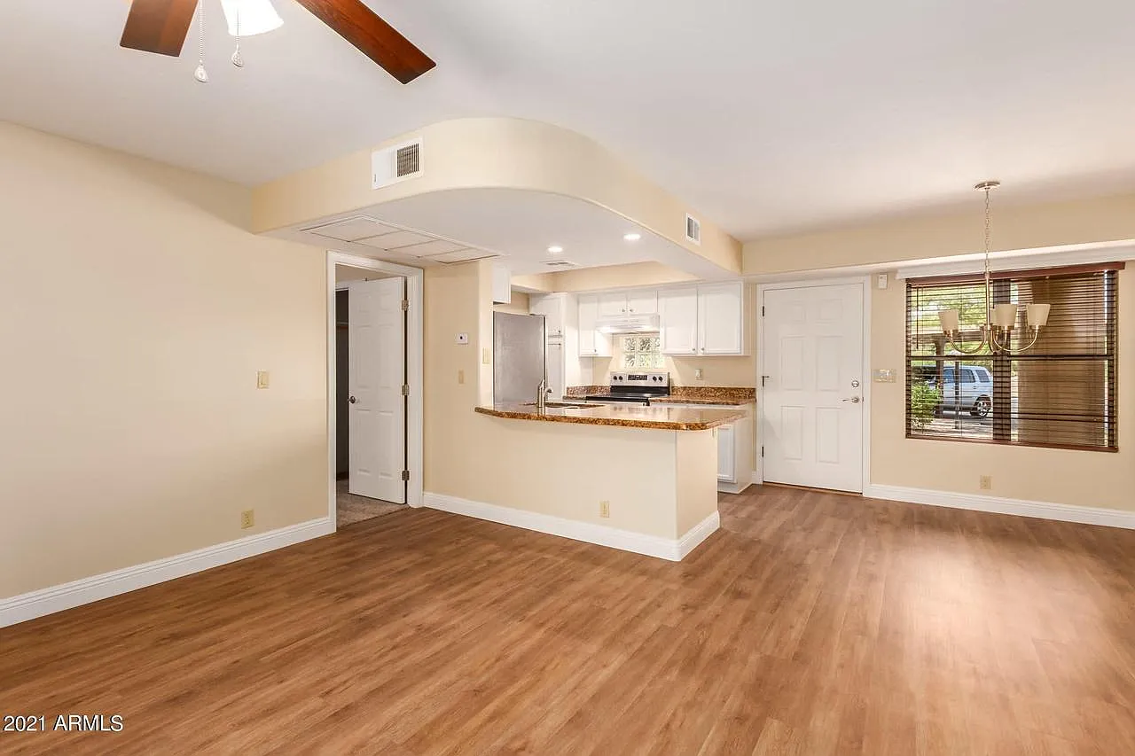 2 bed, 920 sqft, $1,950 — Photo 4