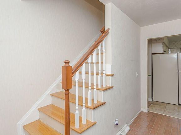 3rd image of 6121 Jennings Dr