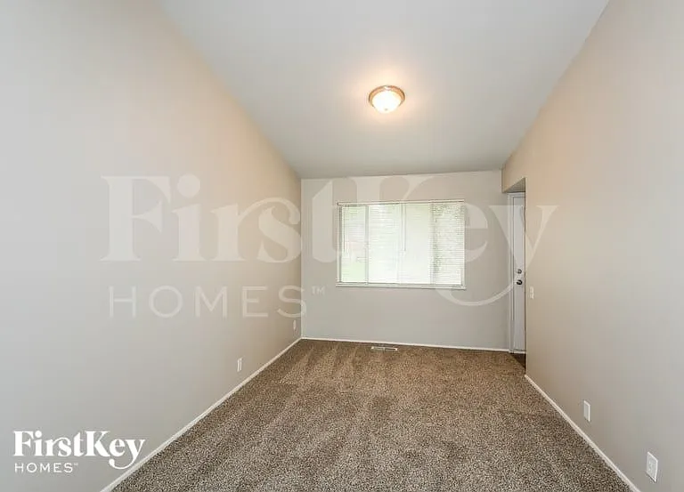 1520 Ascot Ter — Photo 10
