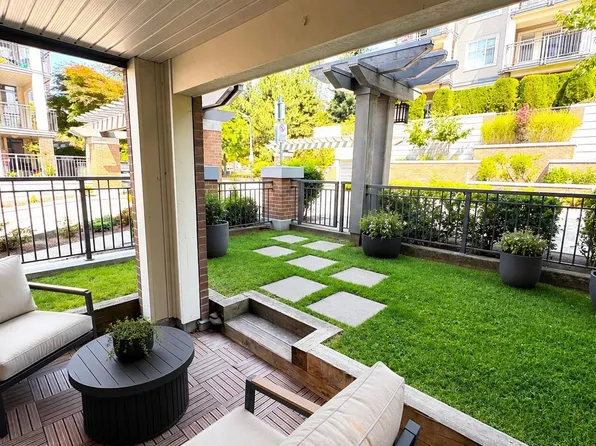 4788 Brentwood Dr #106, Burnaby, BC V5C 0C5