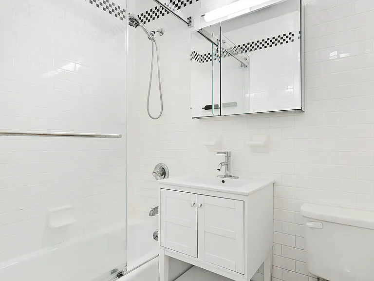121 Madison Ave #2D — Photo 6