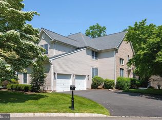 22 Stonewall Cir, Princeton, NJ 08540