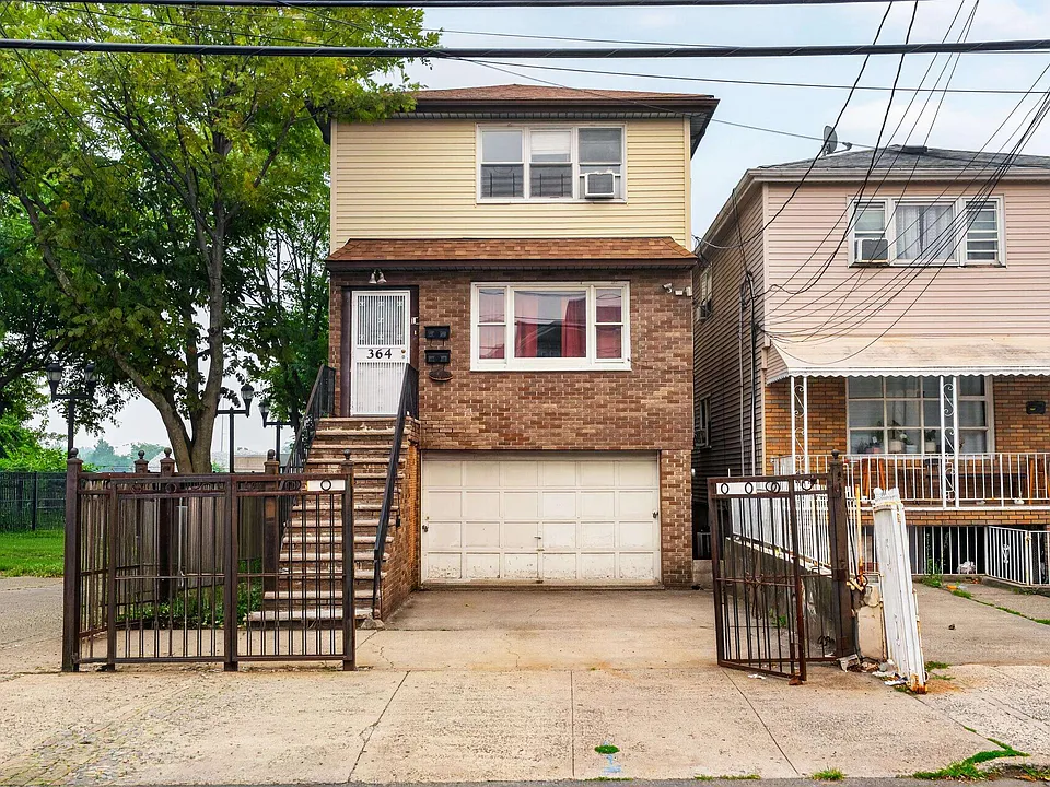 364 Princeton Ave #1