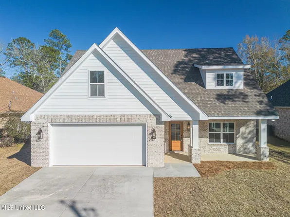 659 Koula Dr, Diamondhead, MS 39525