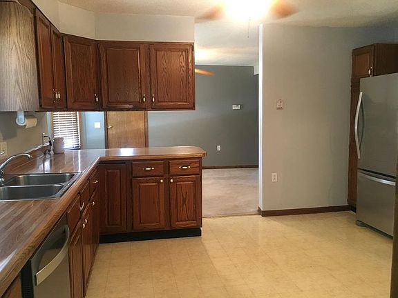 5th image of 502 N Jasper St