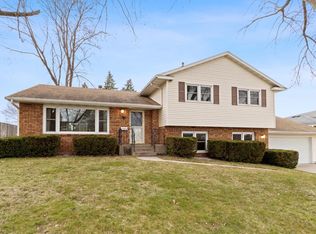 503 8th St, Waunakee, WI 53597