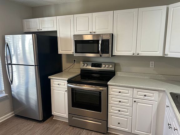 3rd image of 6075 Cougar Ln