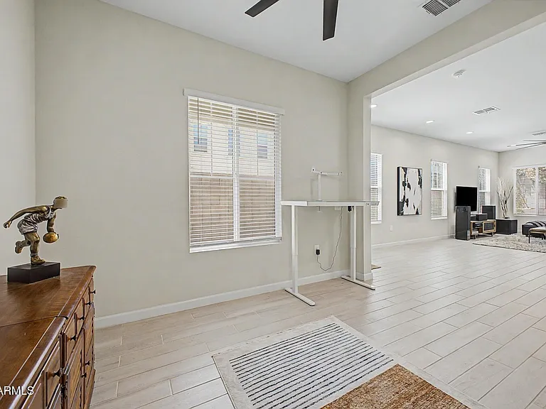 5038 E Anderson Dr — Photo 3