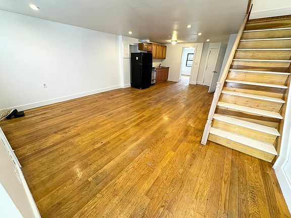 3rd image of 678 4th Ave #1