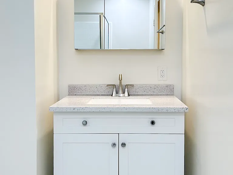 222 Washington Ave #17 — Photo 18