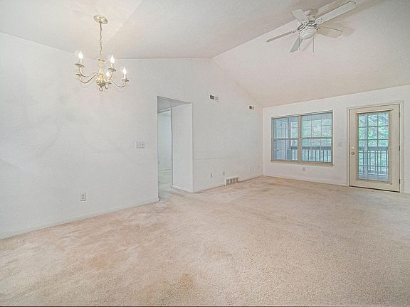 5th image of 395 Boyer Ct
