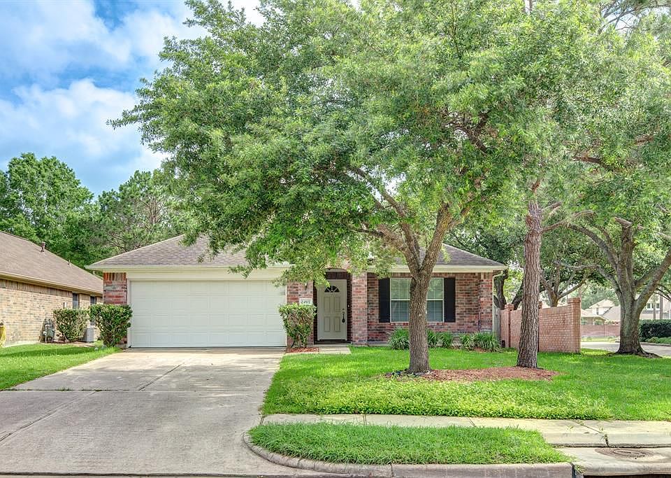 1st image of 24502 Drakefield Ct