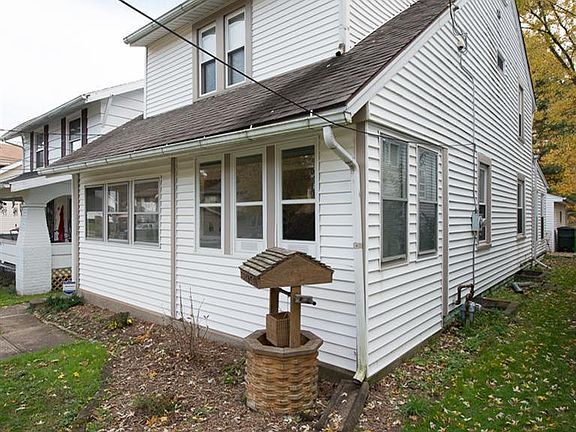 3rd image of 1117 Woodland Ave SE