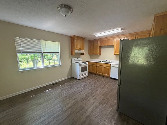 5th image of 862 Major Abercrombie Cir