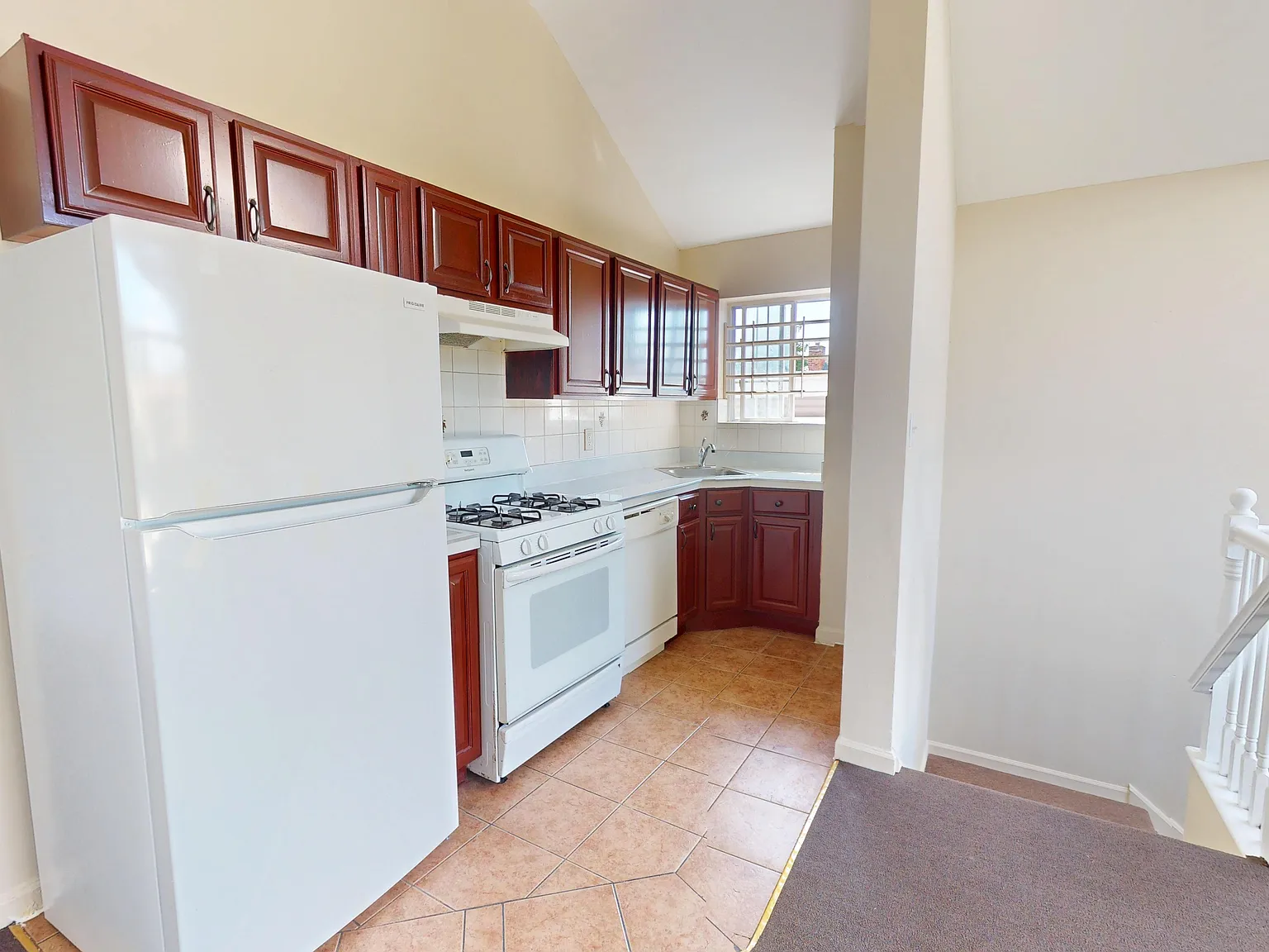 2948 Wickham Avenue — Photo 2