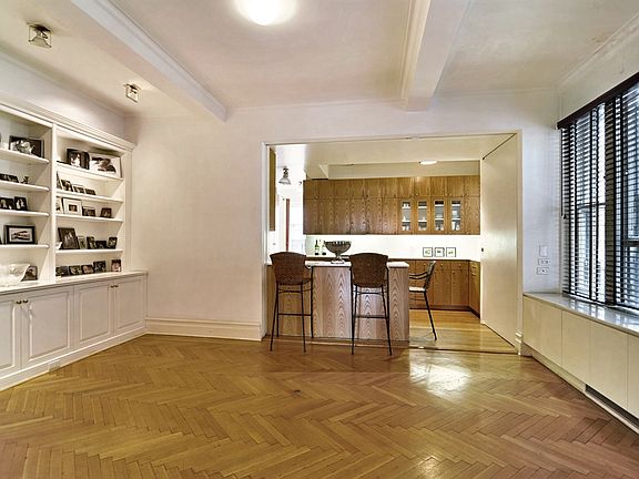 2nd image of 15 W 81st St #9B