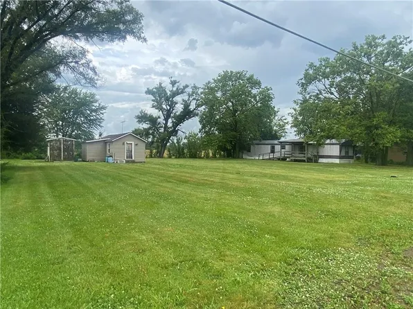 5306 SW Lakefront Ln S, Saint Joseph, MO 64504