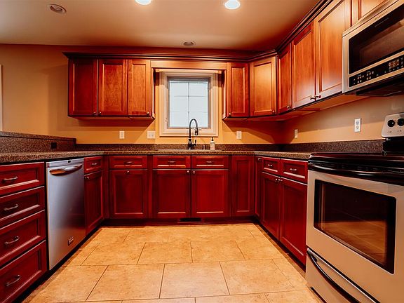 5th image of 5441 Meadow Grove Dr