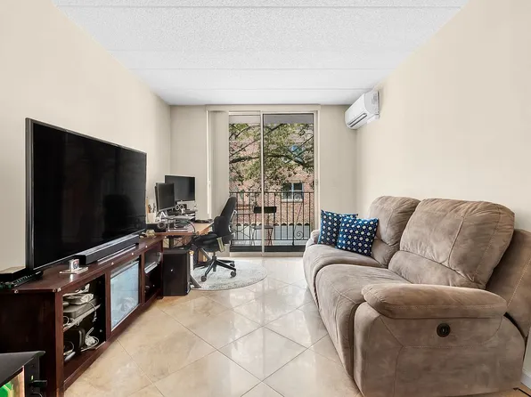 308 101st St APT 44C, Brooklyn, NY 11209