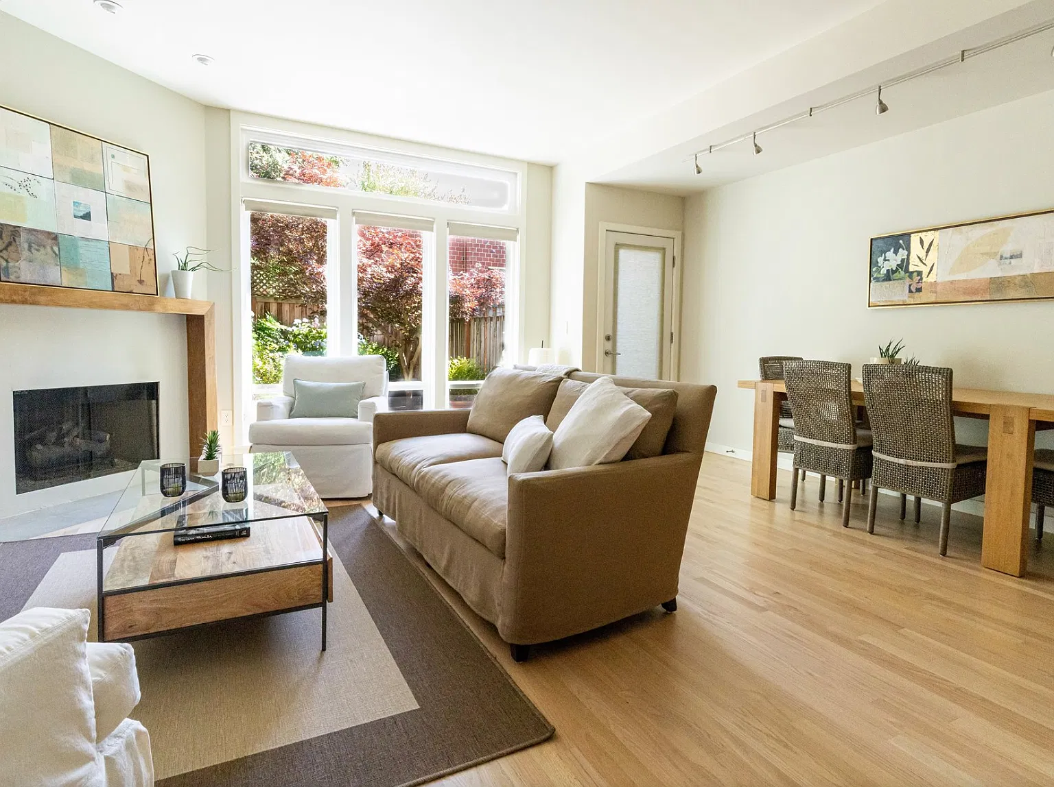 3 bed, 2.5 bath, 2000 sqft, $4,200 — Photo 3