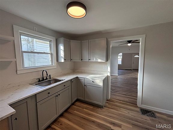 5th image of 2317 Chestnut St