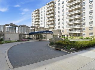 430 Shore Rd APT 4G, Long Beach, NY 11561
