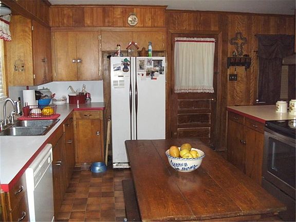 5th image of 4097 Hwy105 E