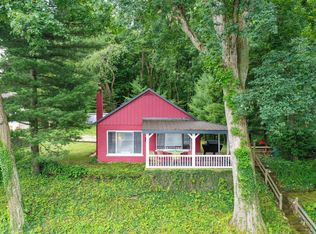 59924 Oakwood Bch, Three Rivers, MI 49093