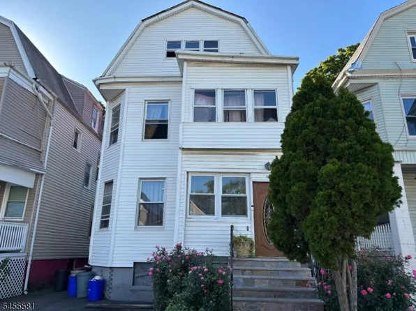 93 Steuben St, East Orange City, NJ 07018