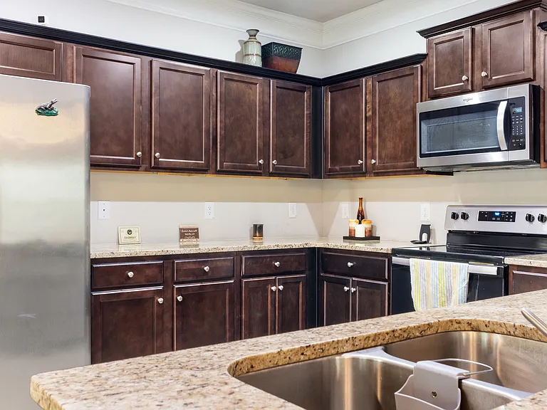 1289 Towne Square Ct — Photo 9
