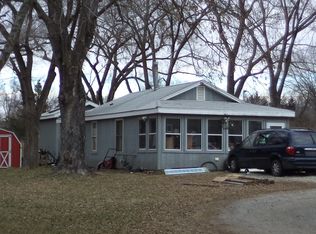 512 NW 56th St, Topeka, KS 66617