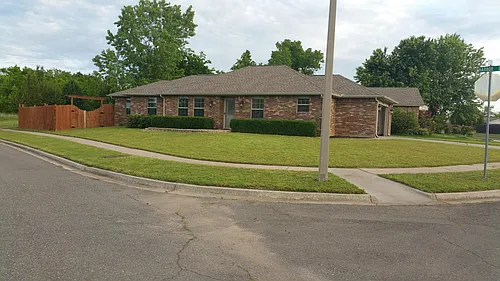 3401 Lyric St Photo 1