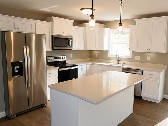 5th image of 1616 Hills Dr