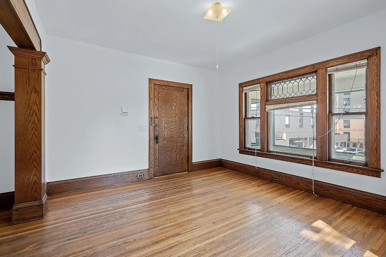 215 Saint Marys Ave SE — Photo 4