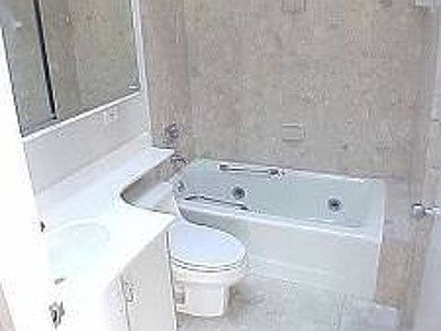 4th image of 360 E 57th St APT 2A