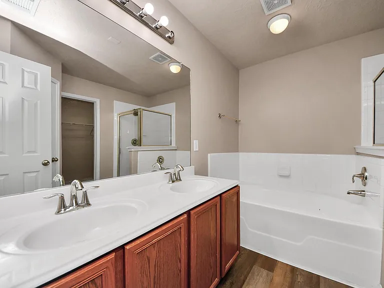 1818 Fergus Park Ct — Photo 26