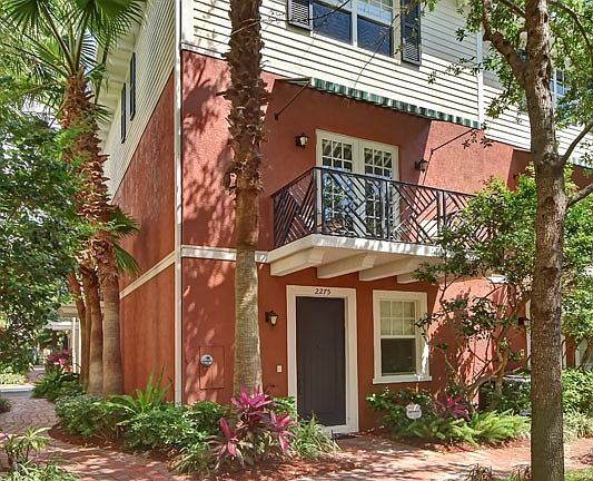 2nd image of 2275 NE 9th Ave